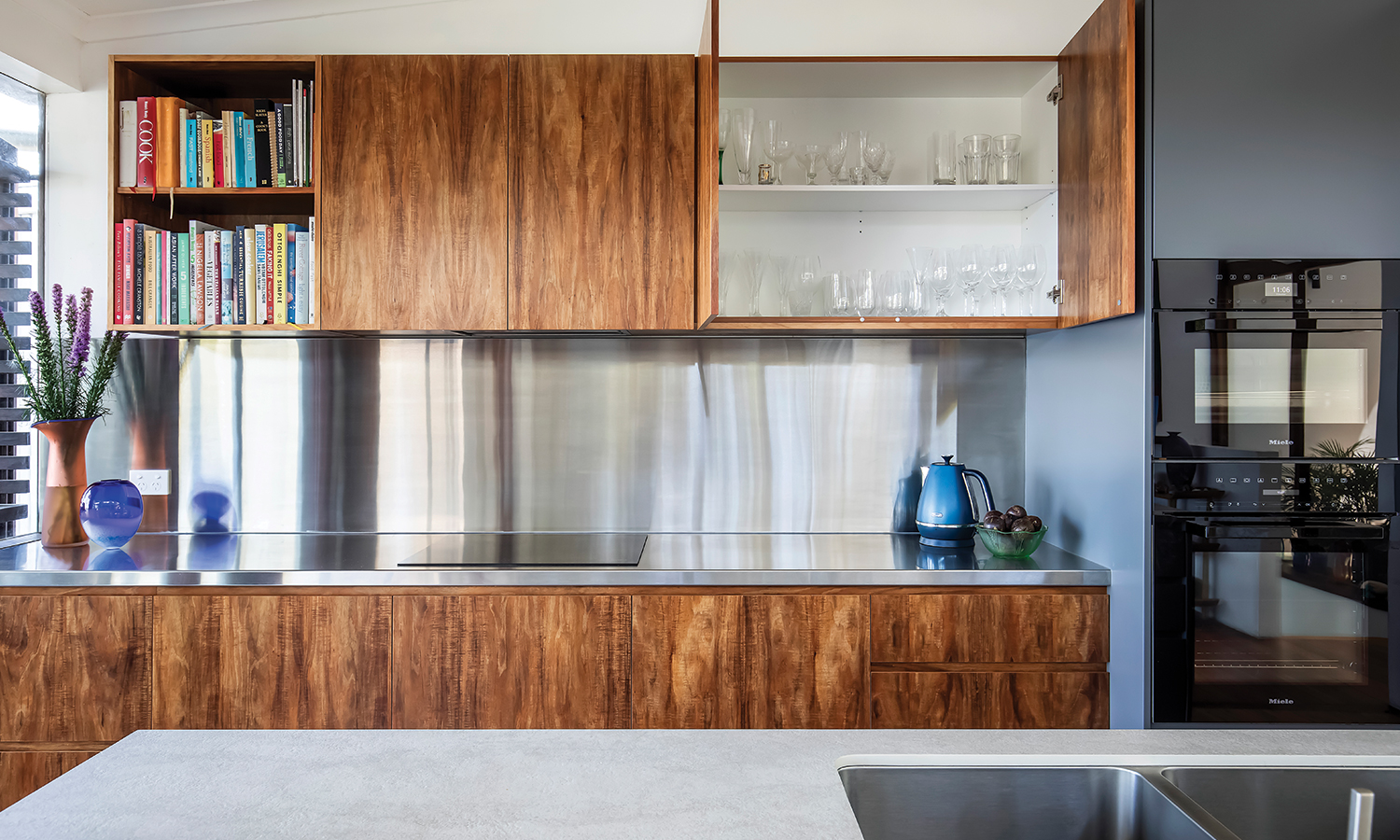 Avalon Beach Residential Benchtop & Splashback